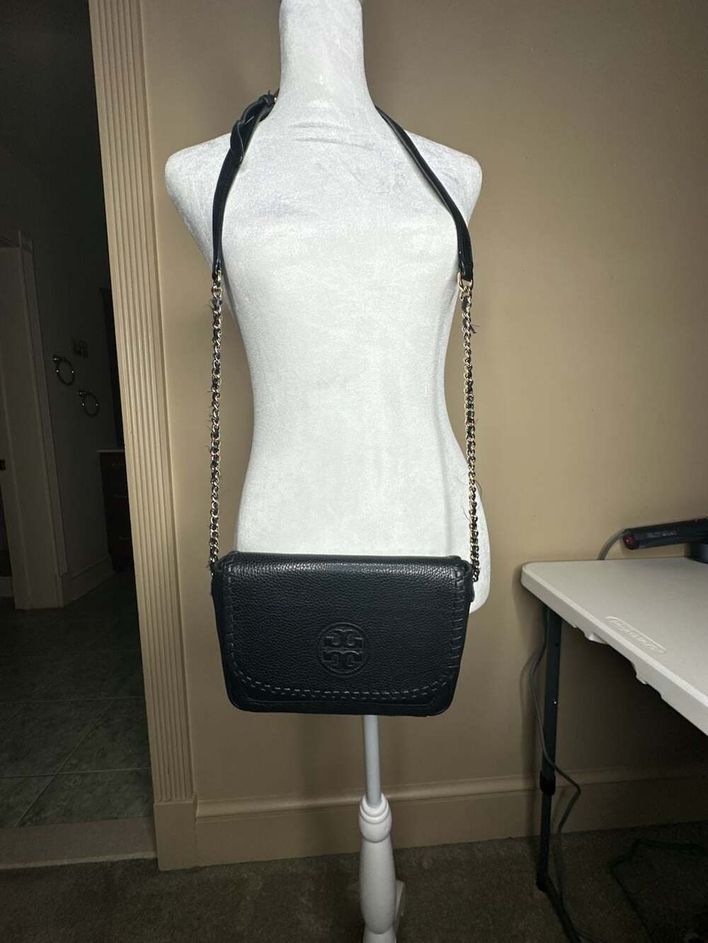 Tory Burch Black Pebbled Leather Crossbody Bag Gold Chain Whipstitch
